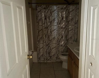673 Cotulla Drive - Photo Thumbnail 6
