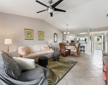 449 Royal Poinciana - Photo Thumbnail 1