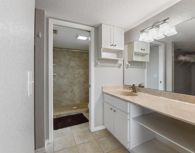 449 Royal Poinciana - Photo Thumbnail 9