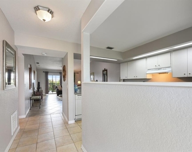 449 Royal Poinciana - Photo Thumbnail 2