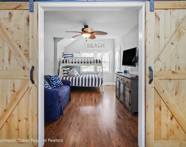 344 Euclid Avenue - Photo Thumbnail 9