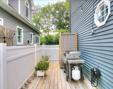 344 Euclid Avenue - Photo Thumbnail 23