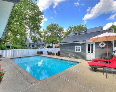 344 Euclid Avenue - Photo Thumbnail 19