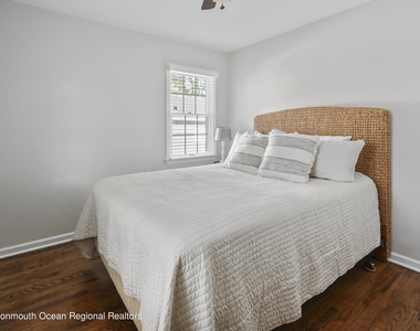 344 Euclid Avenue - Photo Thumbnail 13