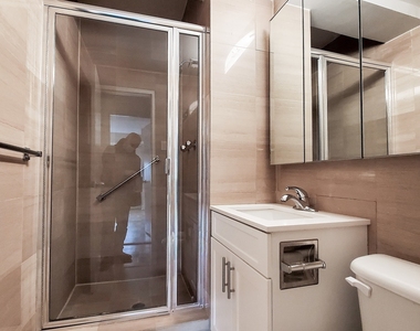 East 71st Street - Photo Thumbnail 8