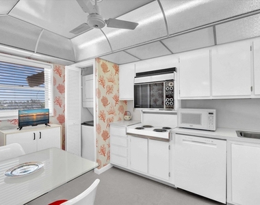 1537 E Hillsboro Boulevard - Photo Thumbnail 40