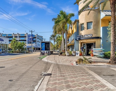 1537 E Hillsboro Boulevard - Photo Thumbnail 46