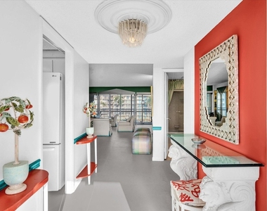 1537 E Hillsboro Boulevard - Photo Thumbnail 2
