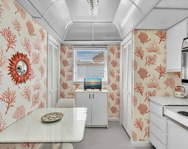 1537 E Hillsboro Boulevard - Photo Thumbnail 6