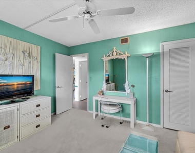 1537 E Hillsboro Boulevard - Photo Thumbnail 37