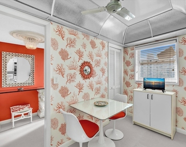 1537 E Hillsboro Boulevard - Photo Thumbnail 7