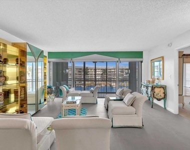 1537 E Hillsboro Boulevard - Photo Thumbnail 16