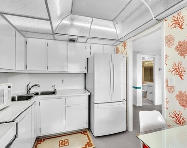 1537 E Hillsboro Boulevard - Photo Thumbnail 10