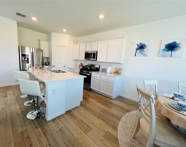 517 Chip St Street - Photo Thumbnail 16