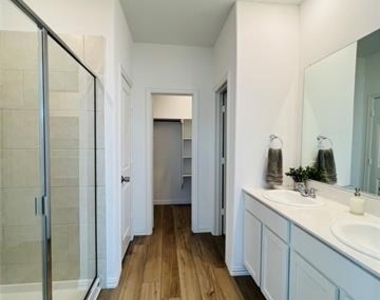 517 Chip St Street - Photo Thumbnail 7
