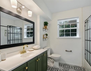 2404 Crestview Circle - Photo Thumbnail 18