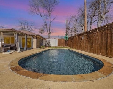 2404 Crestview Circle - Photo Thumbnail 1