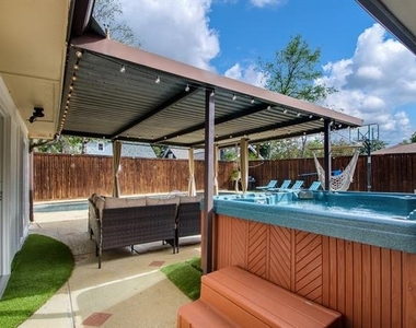 2404 Crestview Circle - Photo Thumbnail 31
