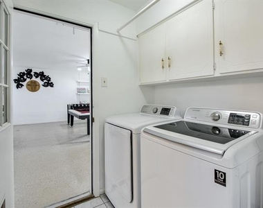 2404 Crestview Circle - Photo Thumbnail 25