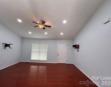 5312 Rea Road - Photo Thumbnail 4