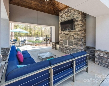 1021 Glenn Valley Lane - Photo Thumbnail 5