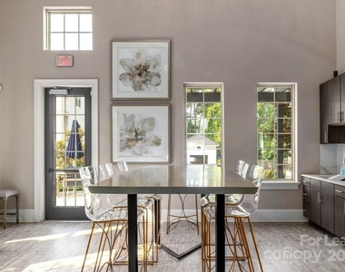 1021 Glenn Valley Lane - Photo Thumbnail 8