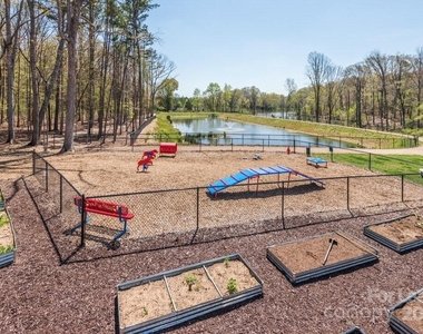 1021 Glenn Valley Lane - Photo Thumbnail 6