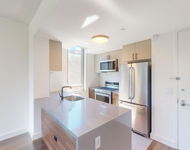 801 Amsterdam Ave - Photo Thumbnail 1