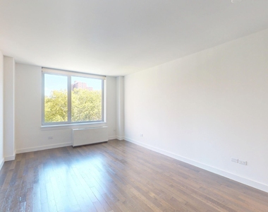 801 Amsterdam Ave - Photo Thumbnail 2