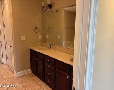 4300 South Beach Parkway - Photo Thumbnail 7