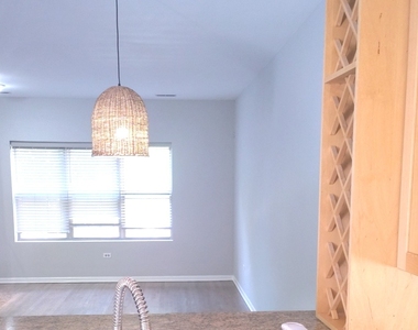 2367 E 70th Place - Photo Thumbnail 4