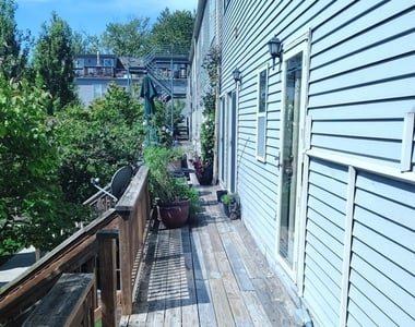 2367 E 70th Place - Photo Thumbnail 6