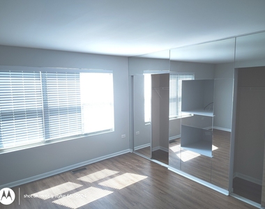 2367 E 70th Place - Photo Thumbnail 8