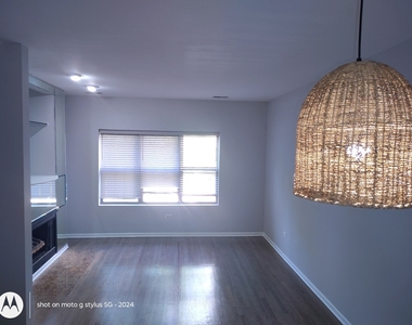 2367 E 70th Place - Photo Thumbnail 14