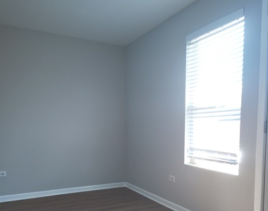 2367 E 70th Place - Photo Thumbnail 10