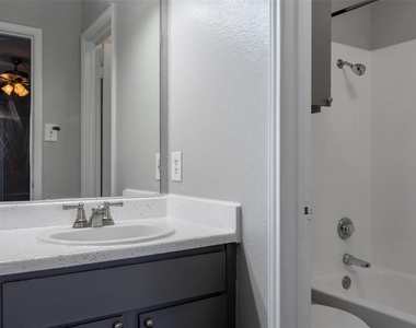 7610 Cameron Rd - Photo Thumbnail 11
