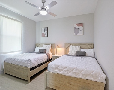217 Nw 36th Avenue - Photo Thumbnail 17