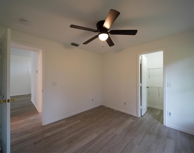 1502 Scholar Court - Photo Thumbnail 18