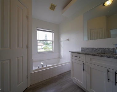 1502 Scholar Court - Photo Thumbnail 10