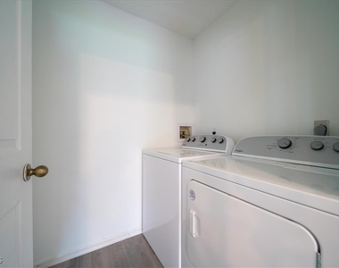 1502 Scholar Court - Photo Thumbnail 24