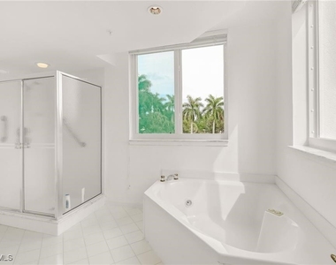 7515 Pelican Bay Boulevard - Photo Thumbnail 8