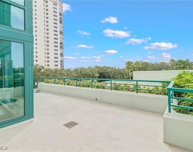 7515 Pelican Bay Boulevard - Photo Thumbnail 4