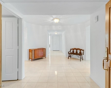 7515 Pelican Bay Boulevard - Photo Thumbnail 11