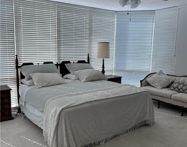 7515 Pelican Bay Boulevard - Photo Thumbnail 18