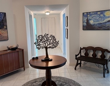 7515 Pelican Bay Boulevard - Photo Thumbnail 14