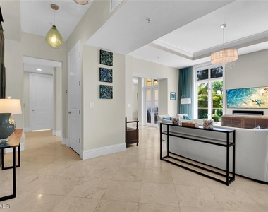 684 10th Avenue S - Photo Thumbnail 4