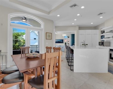 684 10th Avenue S - Photo Thumbnail 10