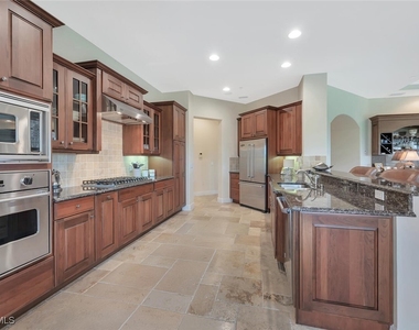 2543 Marquesa Royale Lane - Photo Thumbnail 21