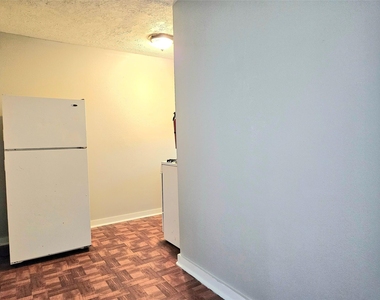 5008 Avenue S - Photo Thumbnail 3