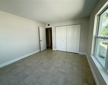 14120 Palm Street - Photo Thumbnail 8